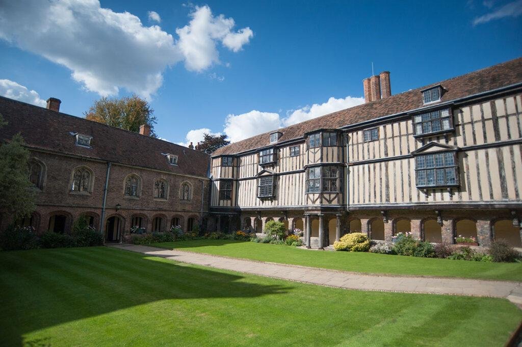 Historic Tudor-style building in Cambridge, ideal for guided tours and sightseeing.