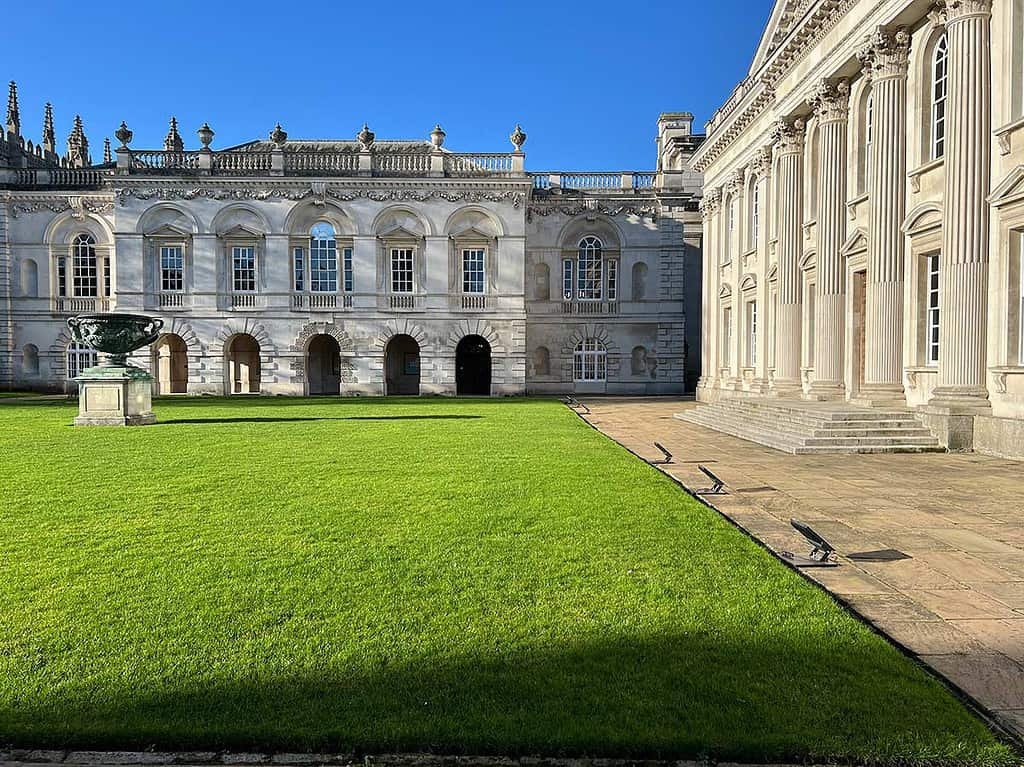 Elegant historic architecture at Cambridge University, perfect for sightseeing tours.